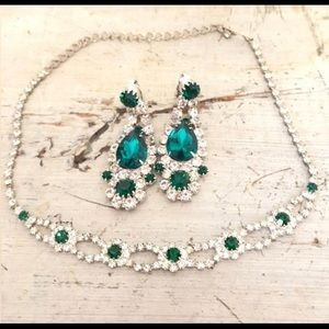 Emerald necklace and earrings